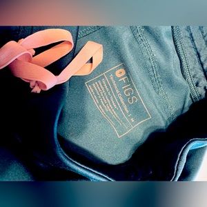 Like new Caribbean blue Figs Kade scrub pants